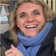 Ho una laurea in lettere moderne e aiuto ragazzi delle medie e superiori da anni in diverse materie: Latino, Italiano, Storia, Inglese, Matematica medie